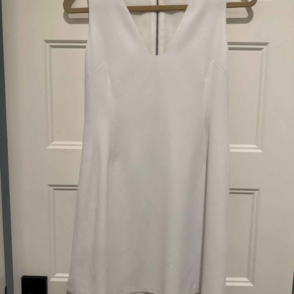 Alice + Olivia White Sheath Mini Dress V-Neck Sleeveless